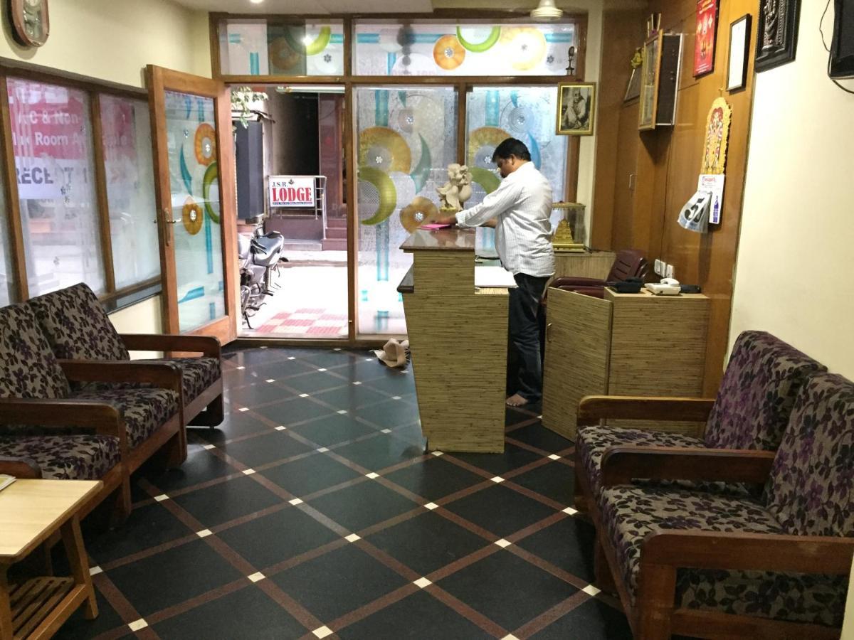 苏普拉巴斯大厦酒店 蒂鲁帕蒂 外观 照片